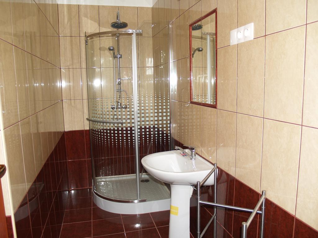 Liliom Apartman Gyula Exterior foto