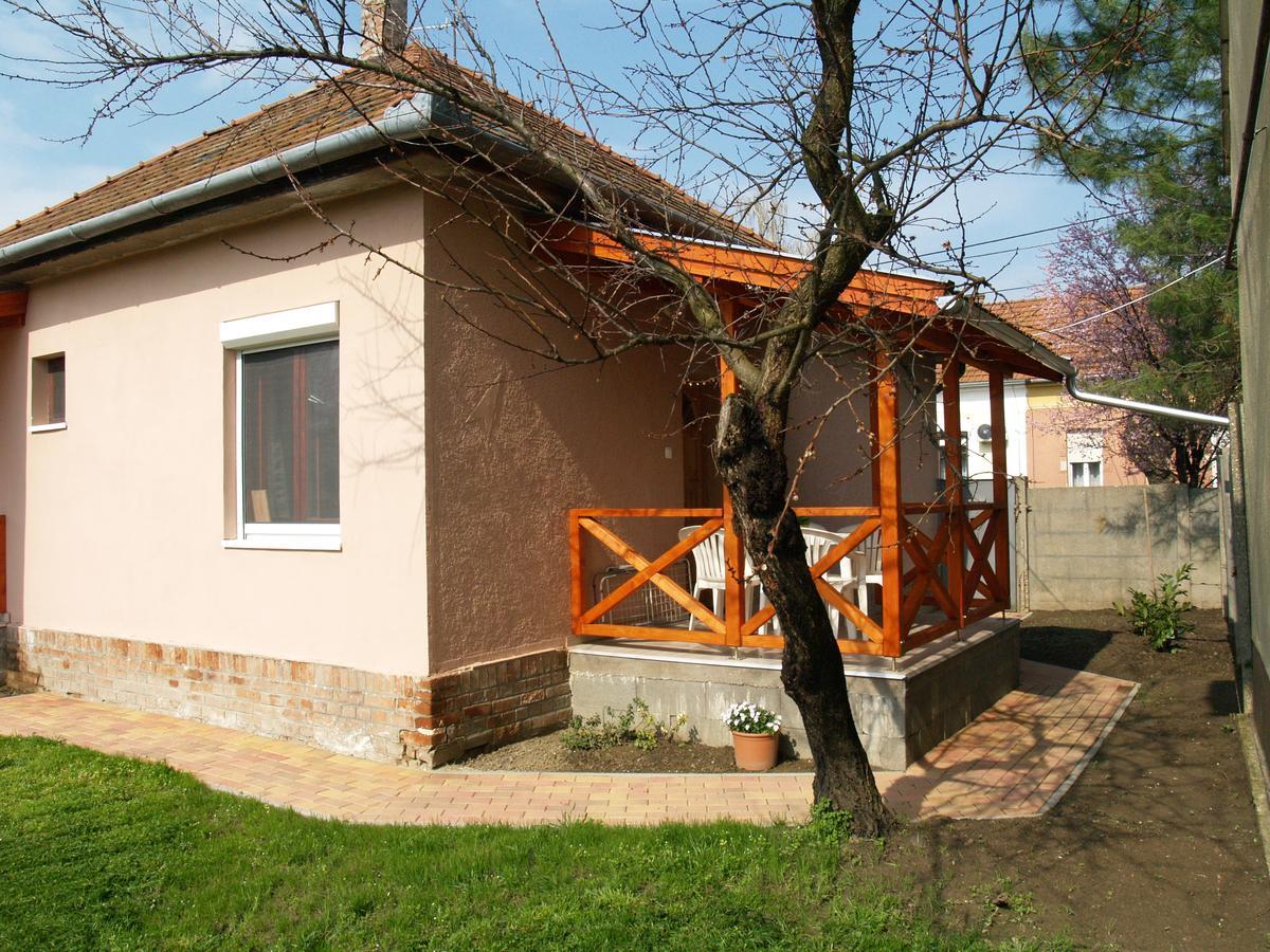 Liliom Apartman Gyula Exterior foto